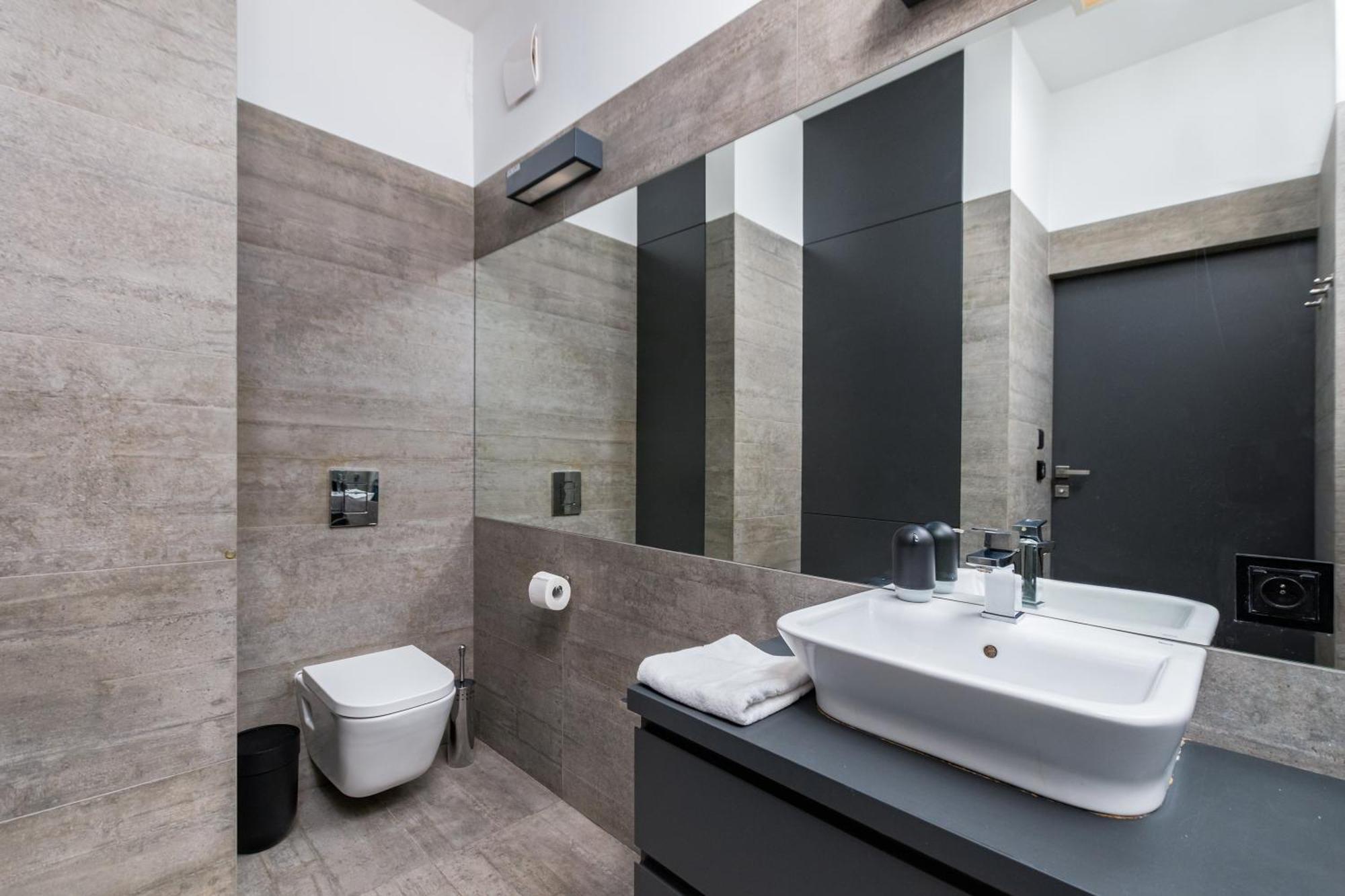 Fabryczna 23 By Homeprime Warsaw Ngoại thất bức ảnh